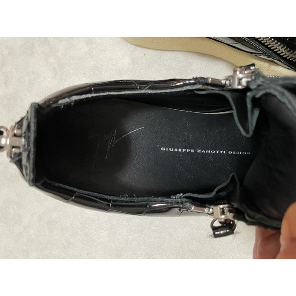 Giuseppe Zanotti patent sneakers. - Picture 6 of 8